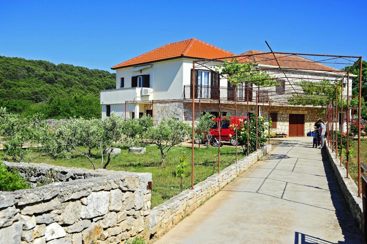 Apartments With A Parking Space Gornje Selo, Solta - 15545 Grohote 外观 照片