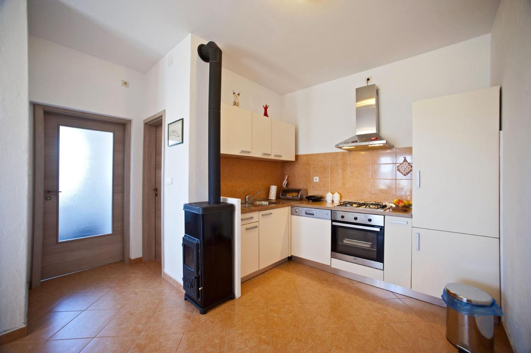 Apartments With A Parking Space Gornje Selo, Solta - 15545 Grohote 客房 照片